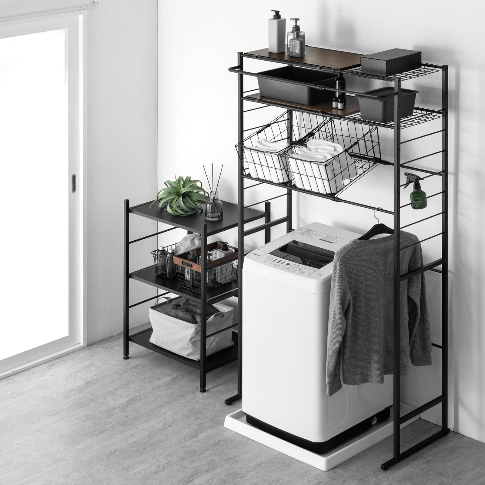 Amazon｜ランドリーラック 幅66～94㎝ スリム シンプル 伸縮式 かご